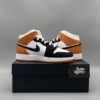 Nike Air Jordan 1 mid Basketball Blossom