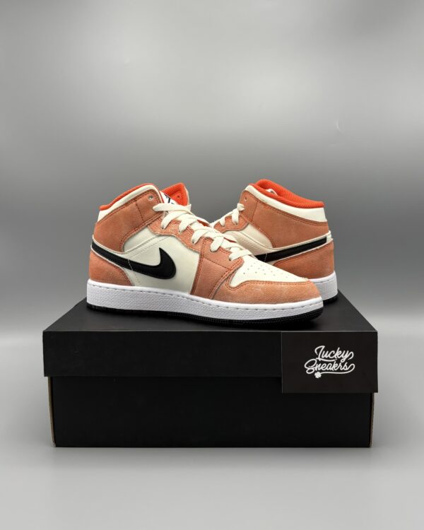 Nike Air Jordan 1 mid SE Orange Suede Nike Air Jordan 1 mid SE Orange Suede